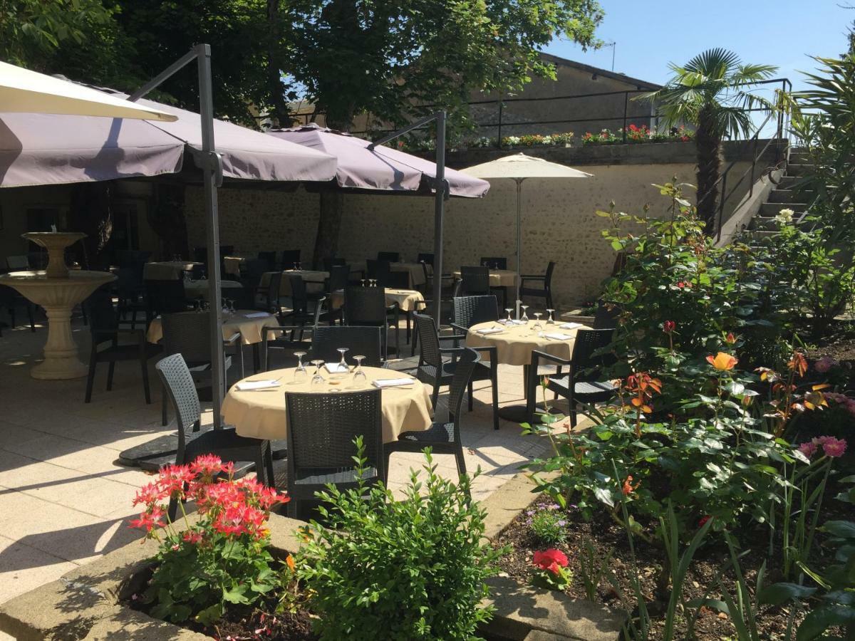 Hotel Restaurant La Boule D'Or Barbezieux-Saint-Hilaire Exterior photo